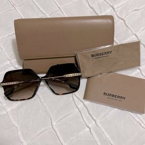 BURBERRY Sunglasses